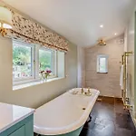 4 Bed In Kendal Oc-sz535