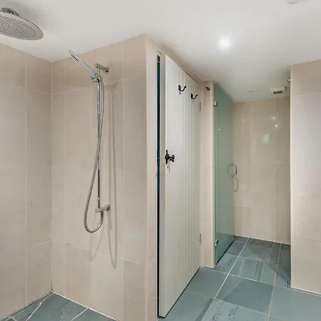 בית נופש 4 Bed In Sz535